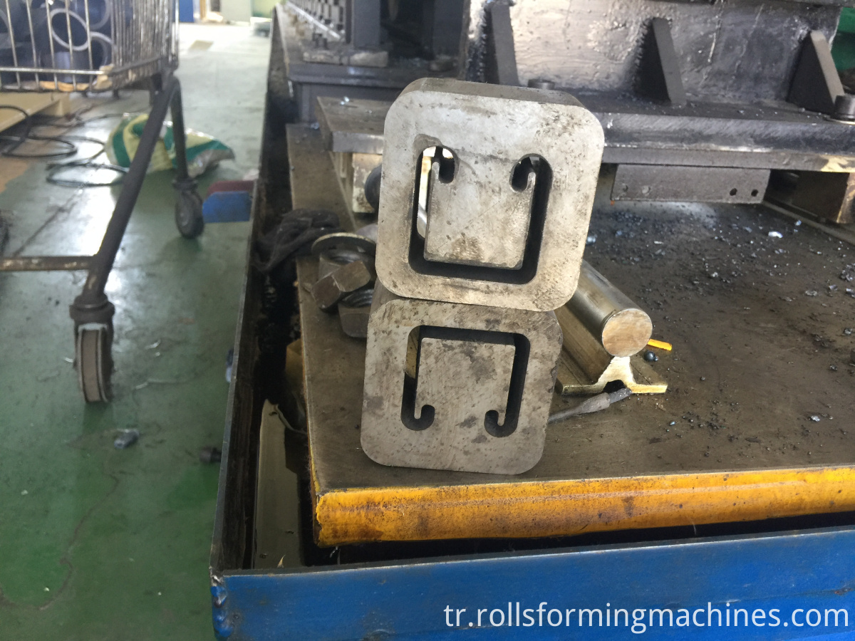 güneş kanalı kanalı şekillendirme makinesi Slotted Strut Channel Roll Forming Machine